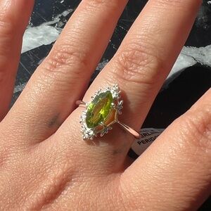Peridot Sterling Silver sz 8